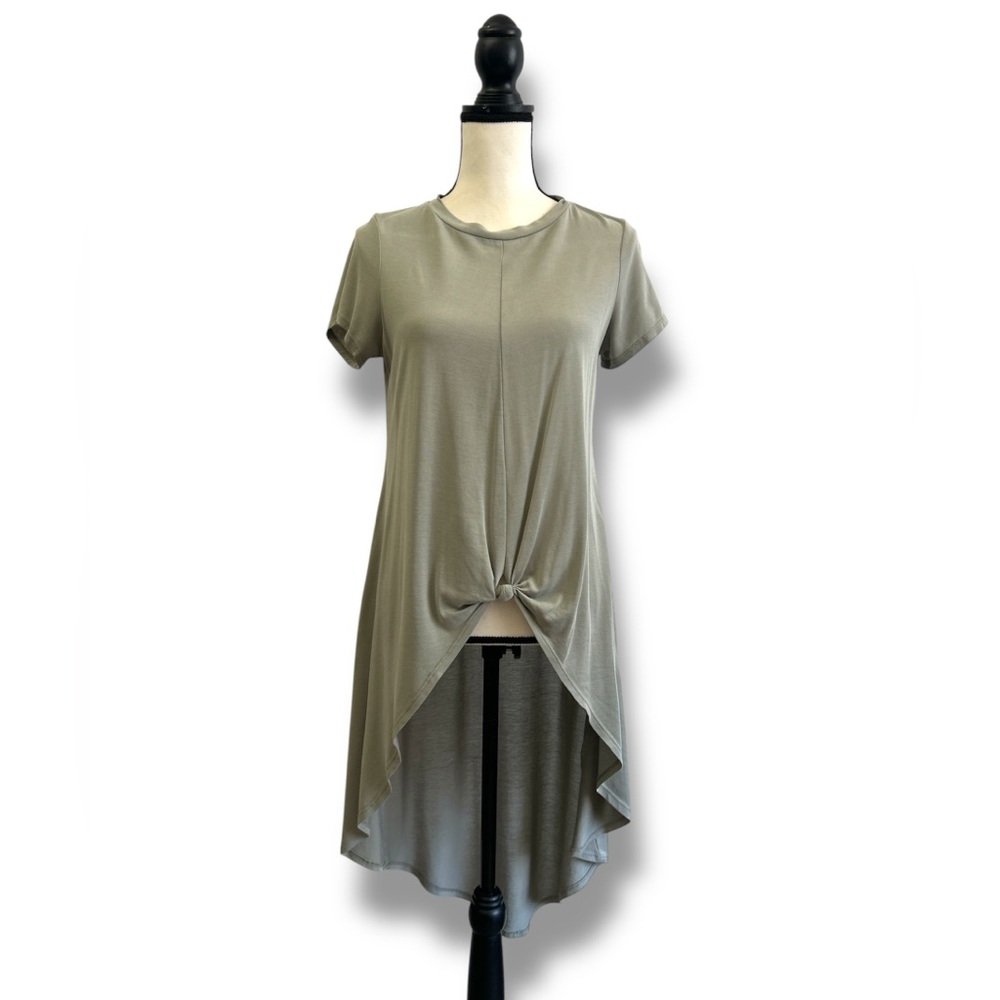THE LINE OF STYLE Size L Matte Olive Hi-Low Top SHORT SLEEVE FRONT TIE MODAL